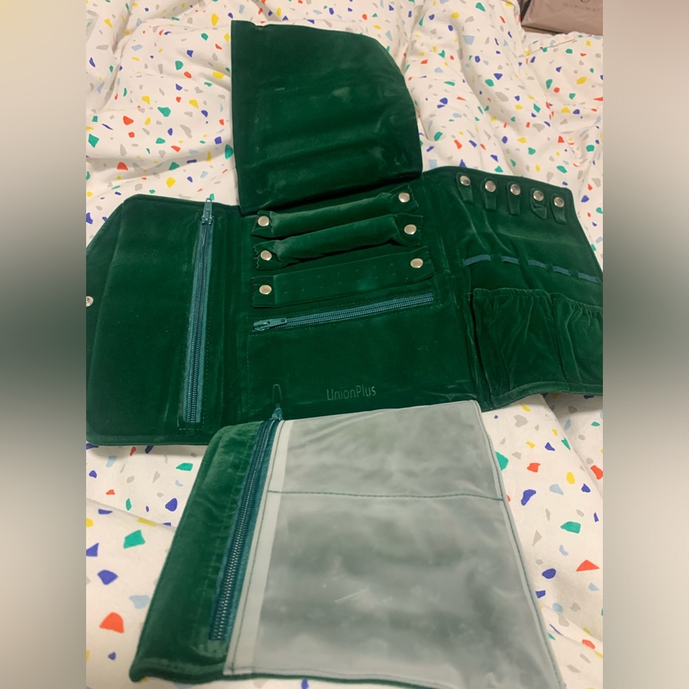 Green velvet travel jewelry bag